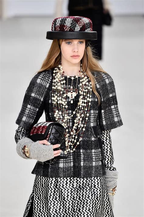 chanel giacca 2016|6 Things To Take Away From Chanel's Fall 2016 Fashion Week .